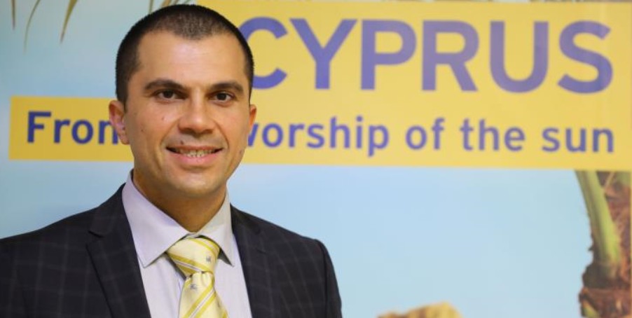 Στο Λονδίνο για παρουσίαση της επιδημιολογικής εικόνας της Κύπρου ο Υφυπουργός Τουρισμού